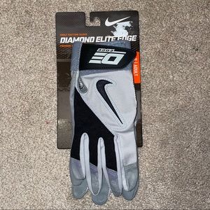 NWT NIKE BATTING GLOVES
